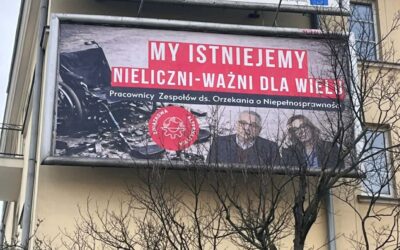 Nasz billboard poświęcony trudnej sytuacji pracowników ds. orzekania o niepełnosprawności niedaleko Dworca Centralnego!